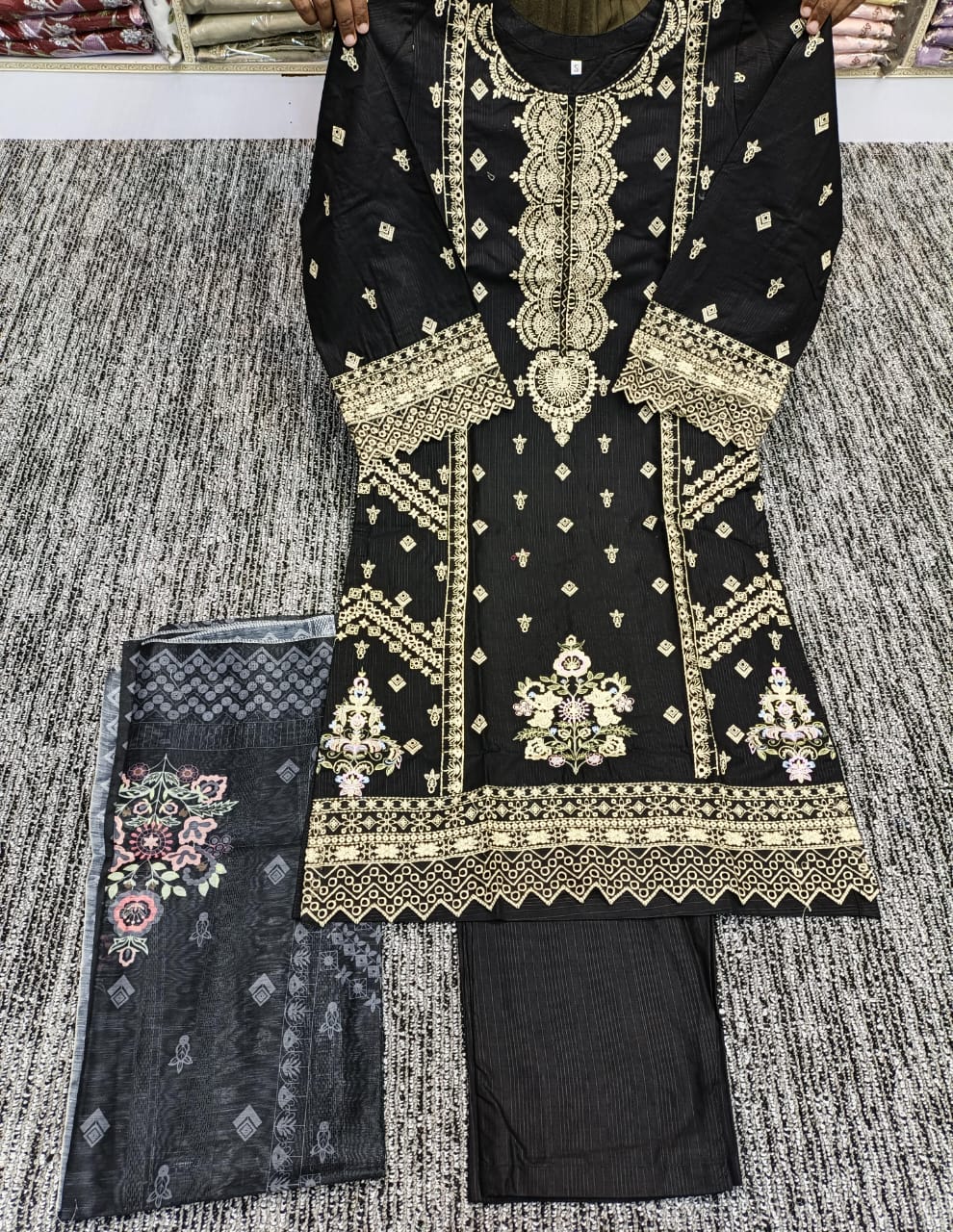 Onyx Black Gold Embroidered Lawn 3-Piece Suit with Printed Shawl